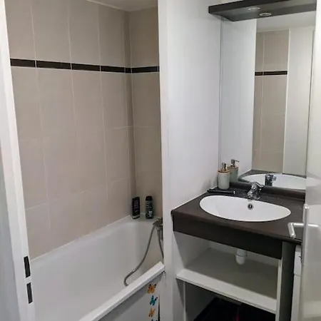 Apartment Superbe Deux Pieces Avec Terrasse Proche Du Metro *